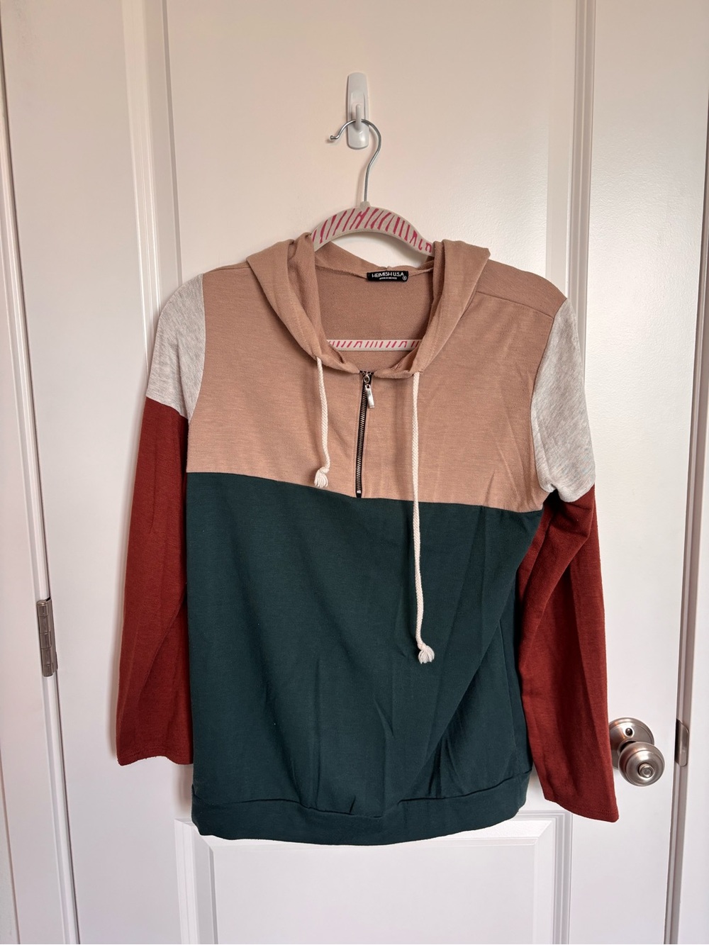 Heimish Colorblock Hooded Pullover Sweater in Tan Forest Green & Brick